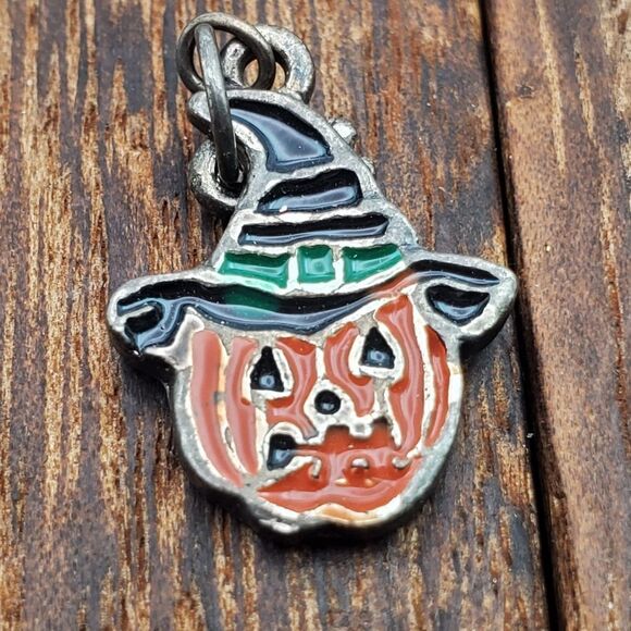 Halloween pumpkin spooky charm pendant Vintage - Picture 1 of 2